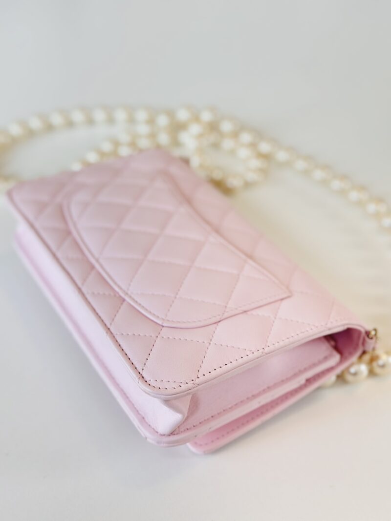 Chanel pearl wallet on chain - Image 3