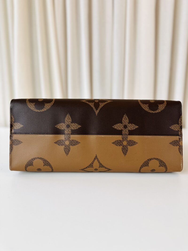 Louis Vuitton On The Go GM - Image 9