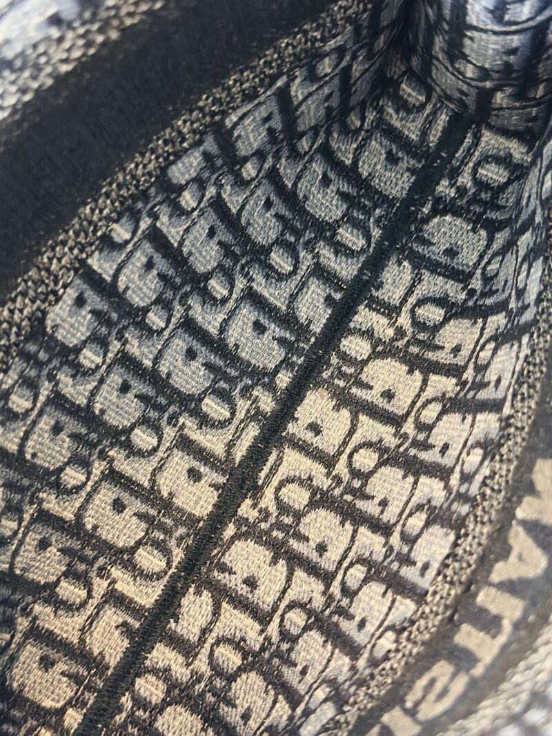 Dior Oblique clutch - Image 9