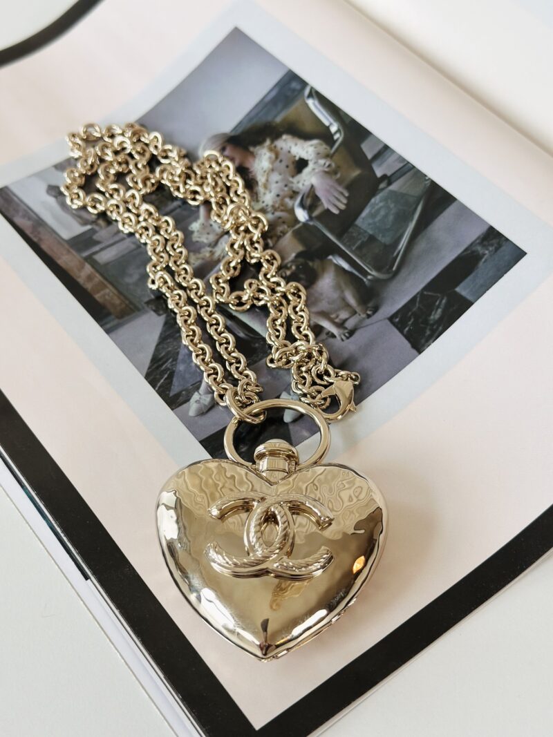 Chanel heart necklace - Image 2