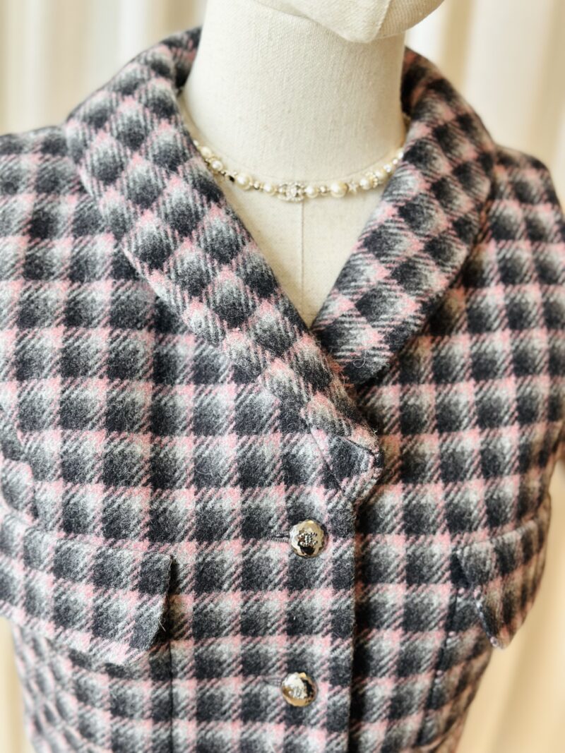 Chanel tweed gilet - Image 4