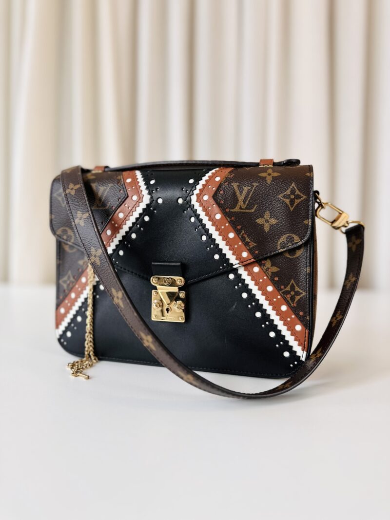 Louis Vuitton Pochette Metis - Image 10