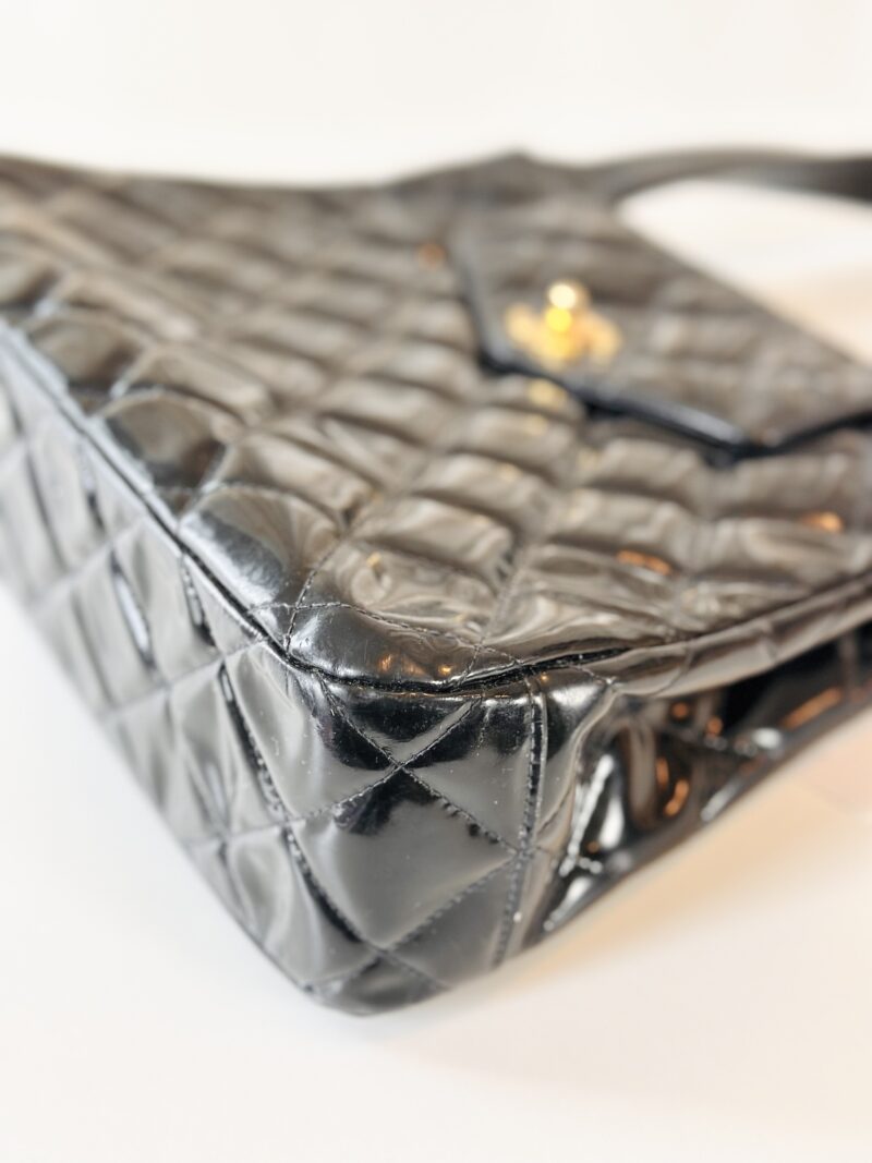Chanel patent handbag - Image 6
