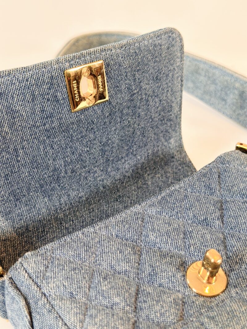 Rare Chanel denim shoulder bag - Image 6