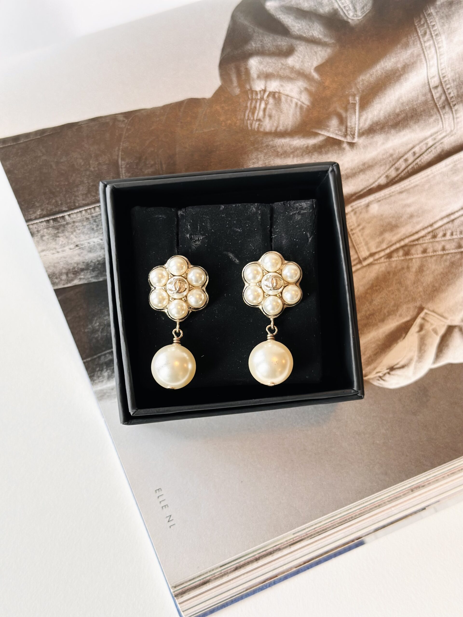 Chanel pearl flower earrings