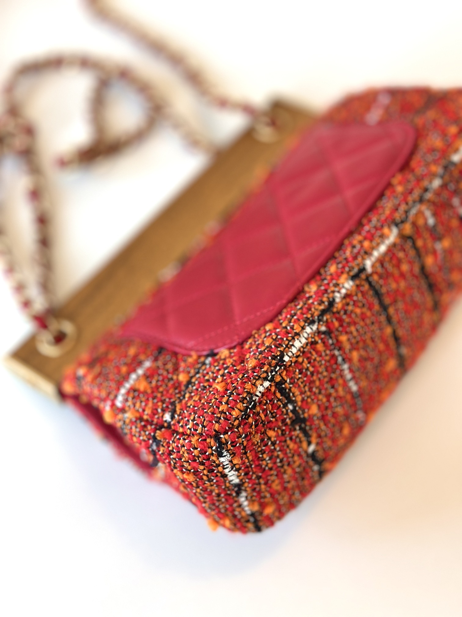 Rare Chanel 2018 Knock on wood tweed flap bag - Image 8