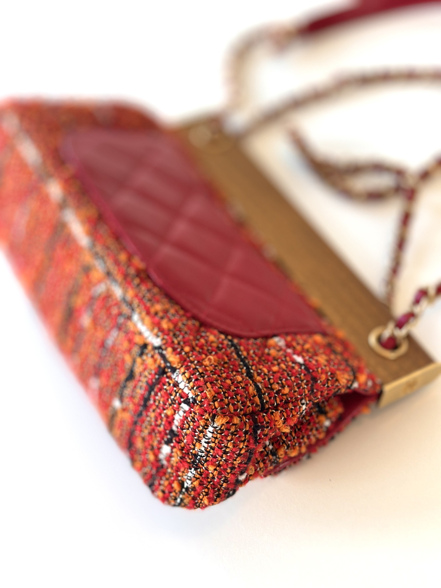 Rare Chanel 2018 Knock on wood tweed flap bag - Image 9