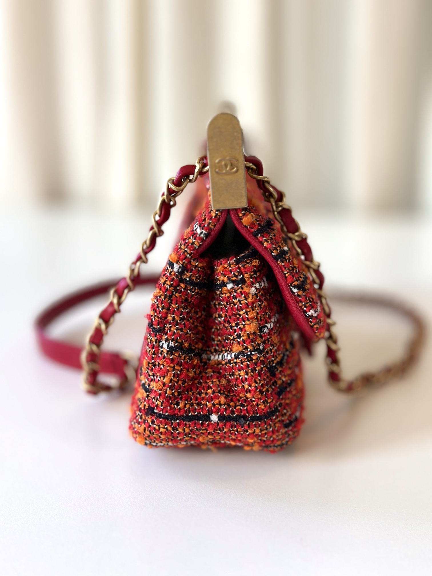 Rare Chanel 2018 Knock on wood tweed flap bag - Image 10