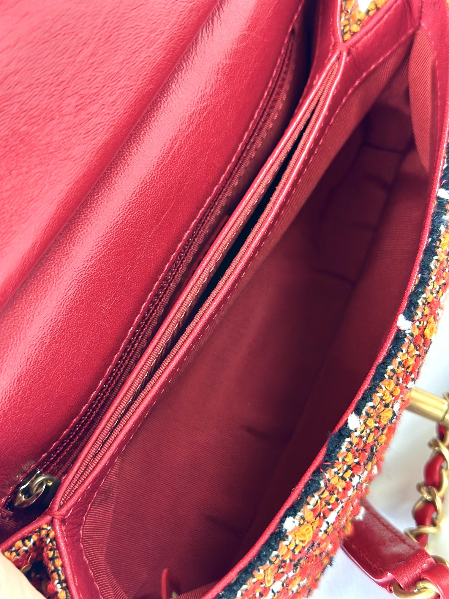 Rare Chanel 2018 Knock on wood tweed flap bag - Image 12