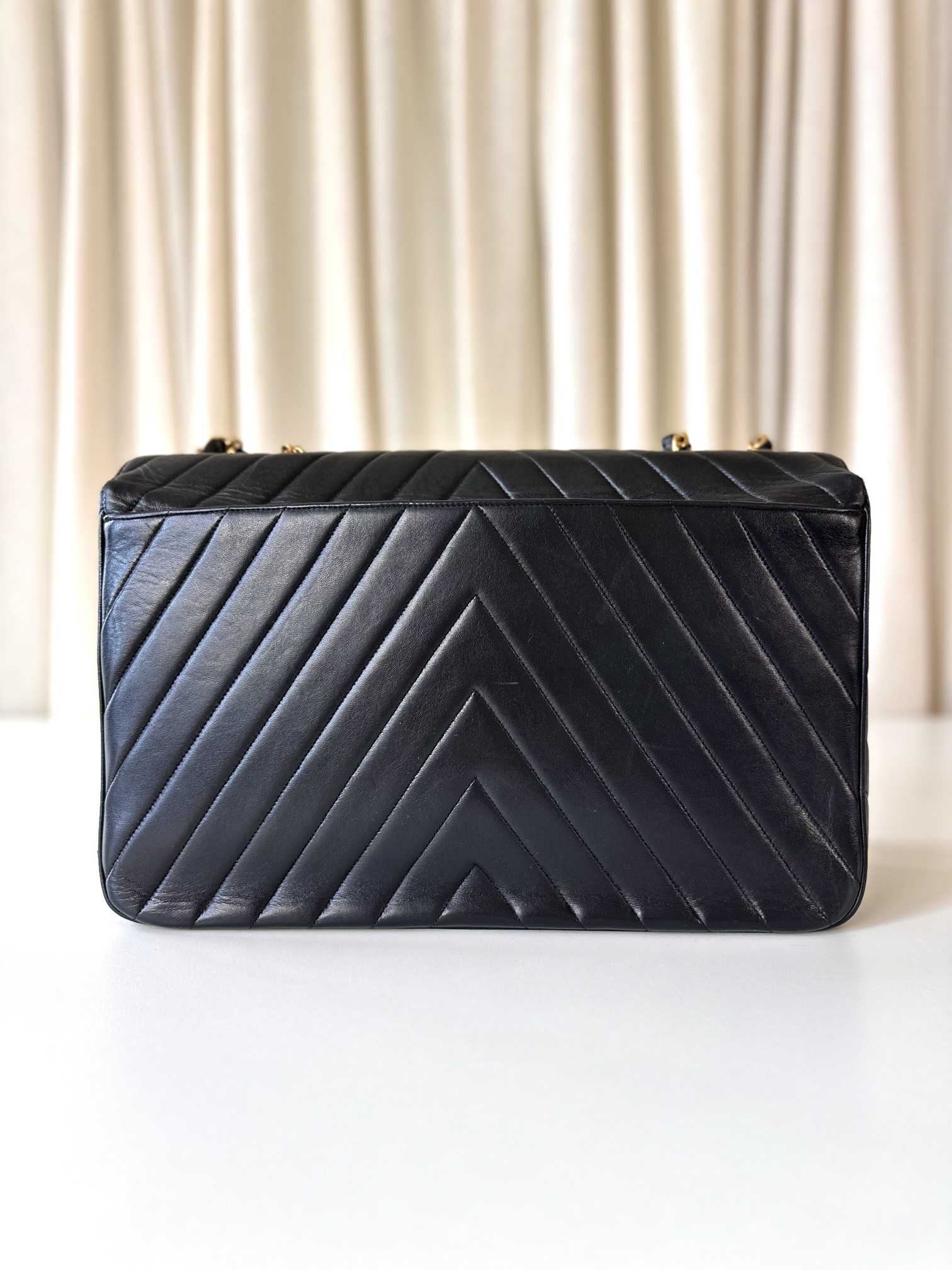 Chanel chevron Jumbo Maxi - Image 4