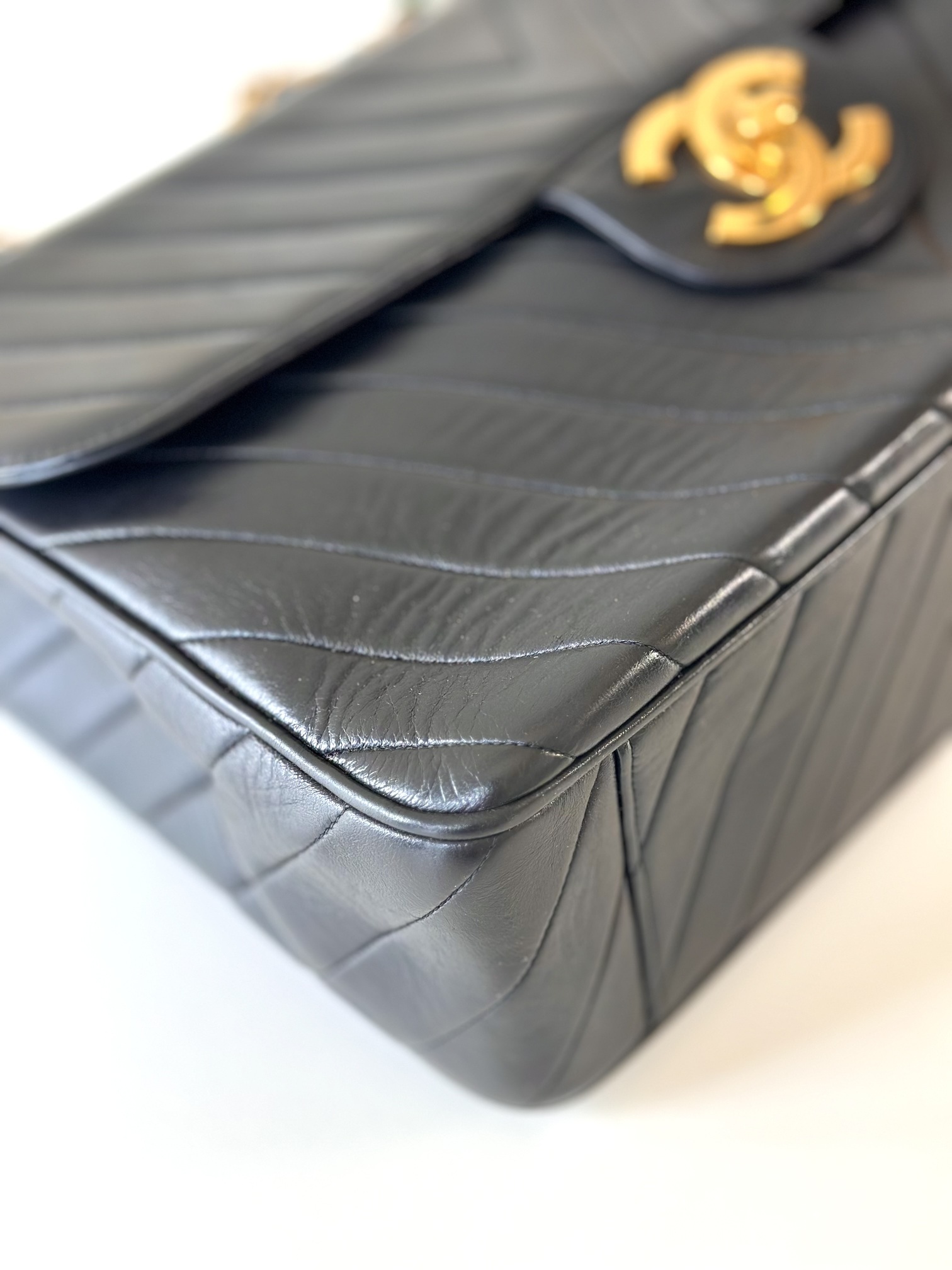 Chanel chevron Jumbo Maxi - Image 7