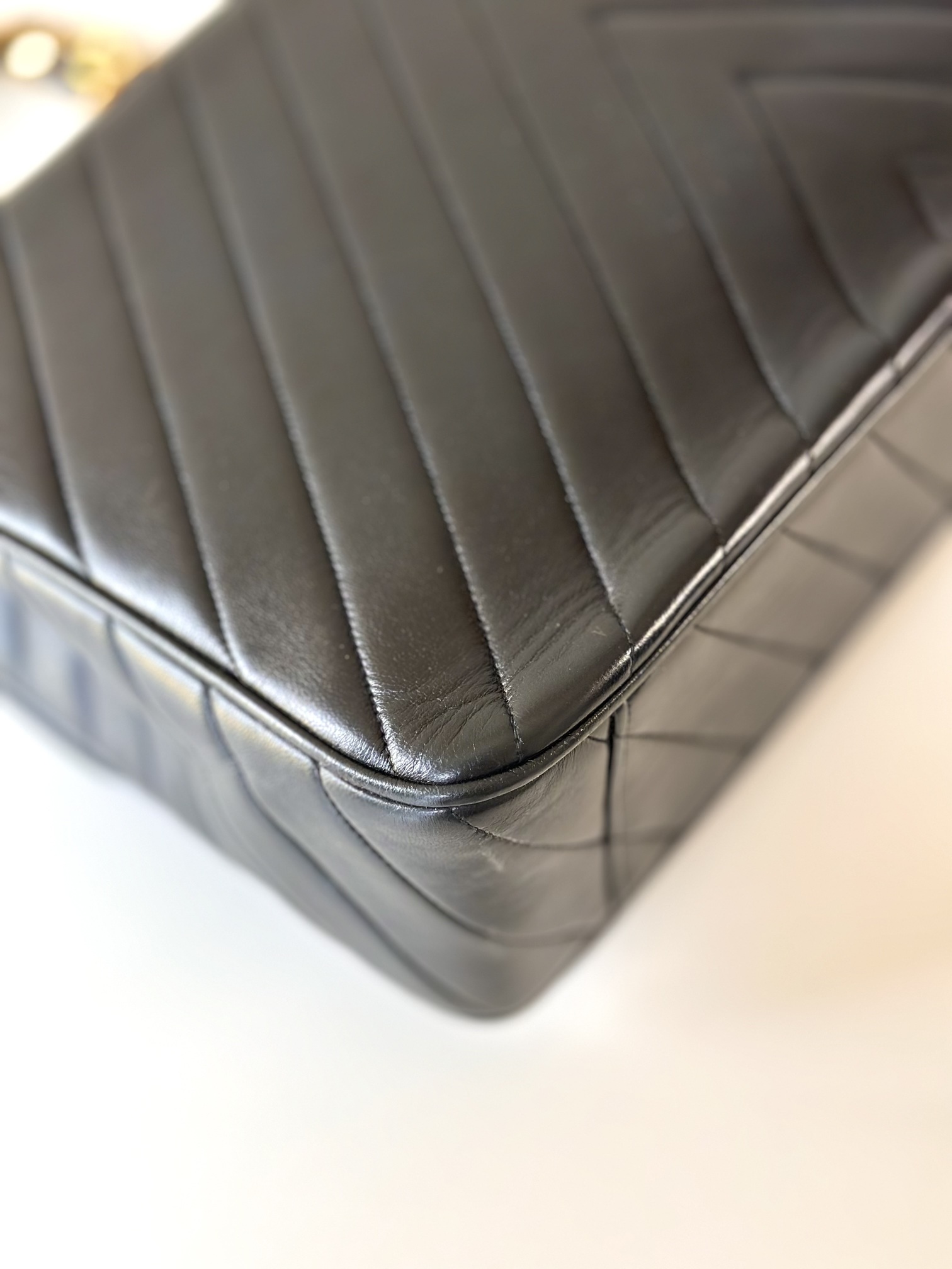 Chanel chevron Jumbo Maxi - Image 9