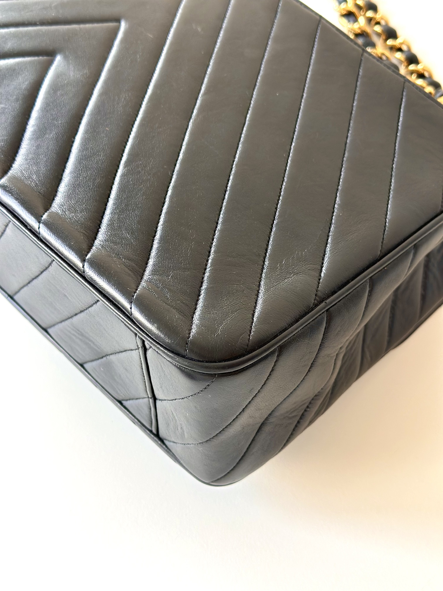 Chanel chevron Jumbo Maxi - Image 10