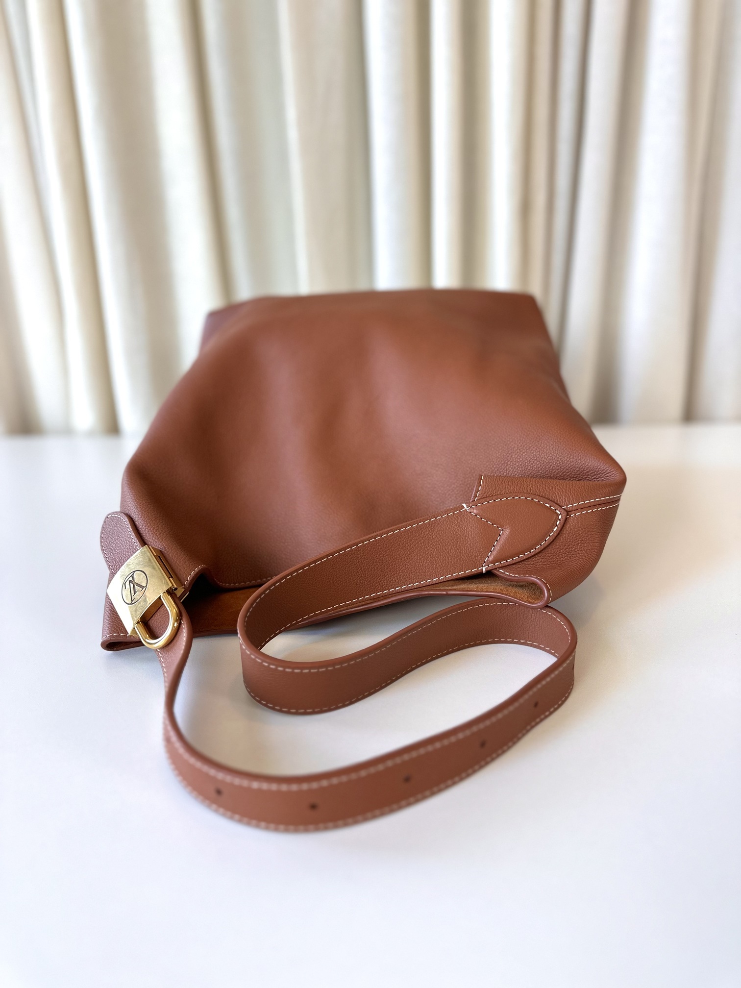 Louis Vuitton Low Key Hobo MM - Image 7