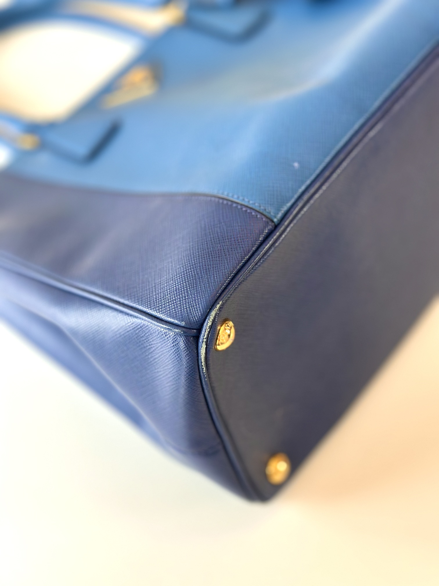 Prada Saffiano bag - Image 8