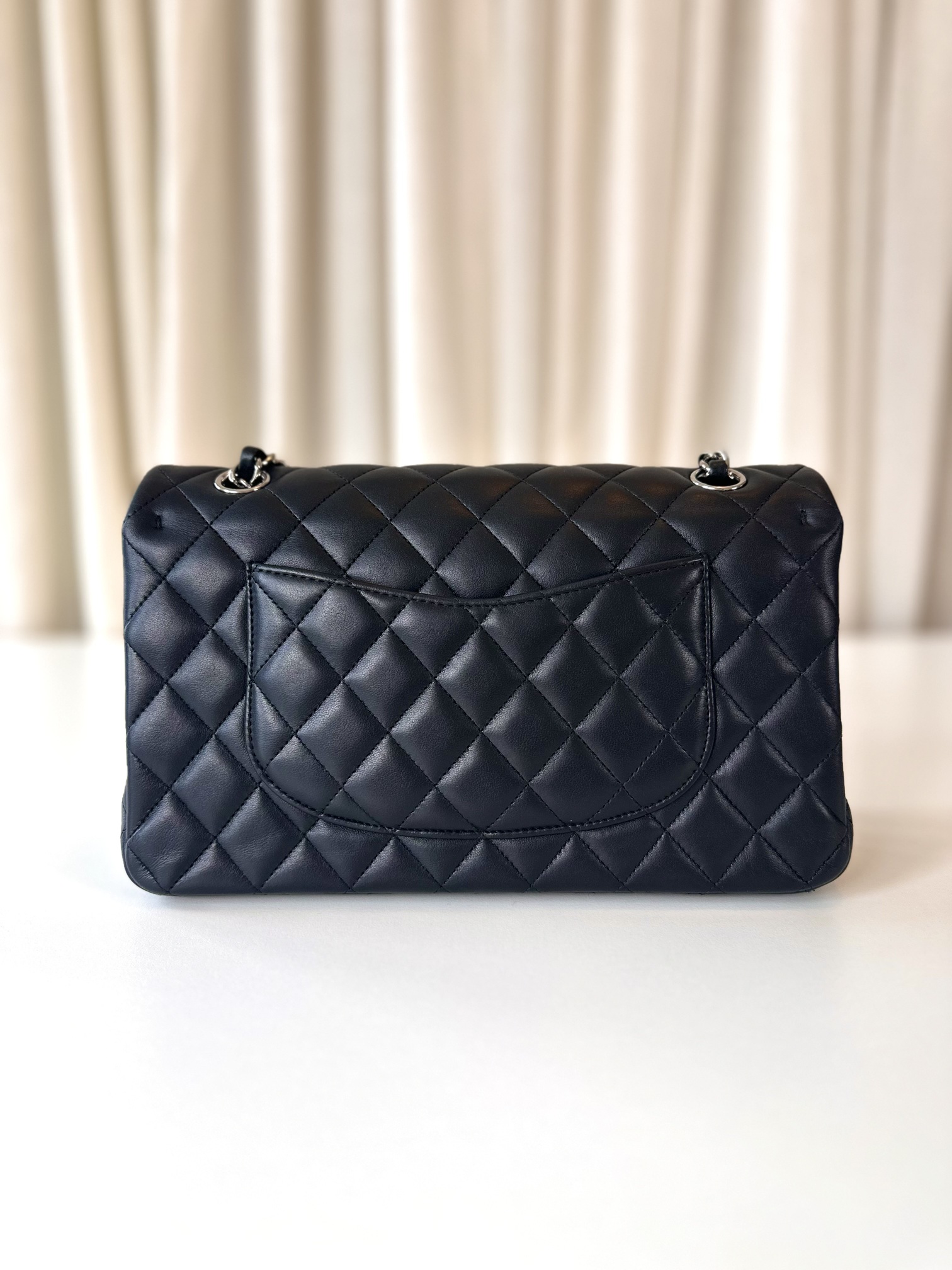 Chanel medium classic double flap bag - Image 4