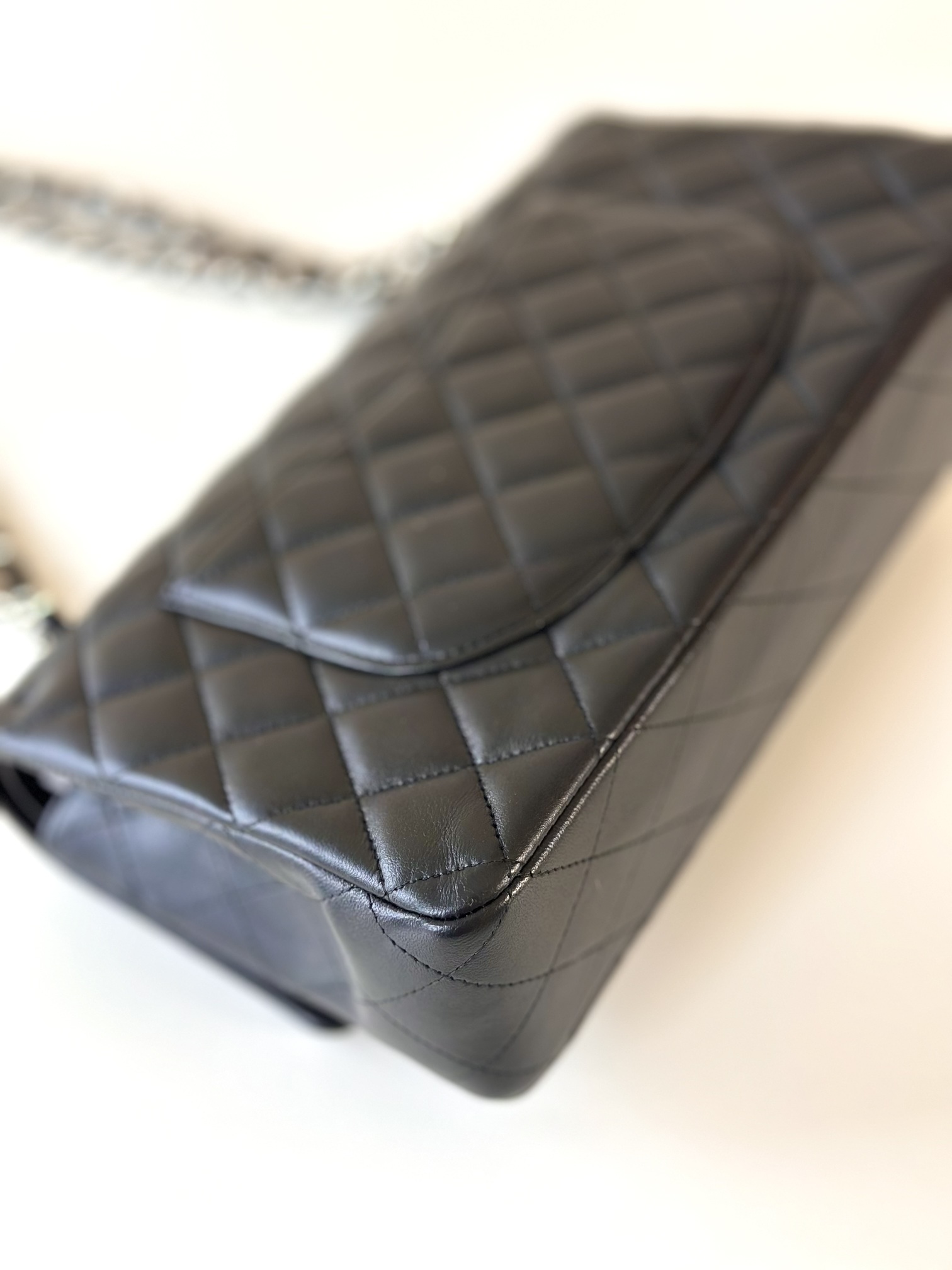 Chanel medium classic double flap bag - Image 7