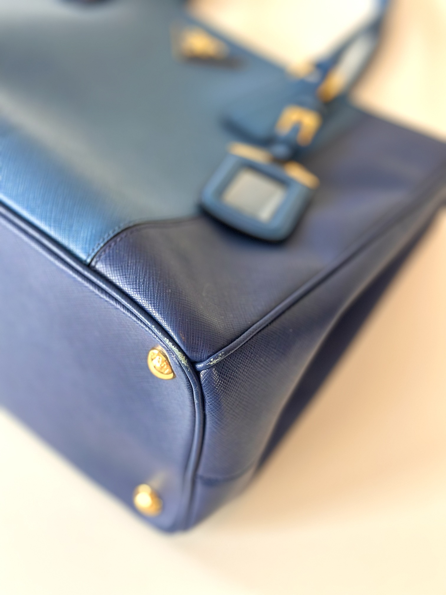 Prada Saffiano bag - Image 9