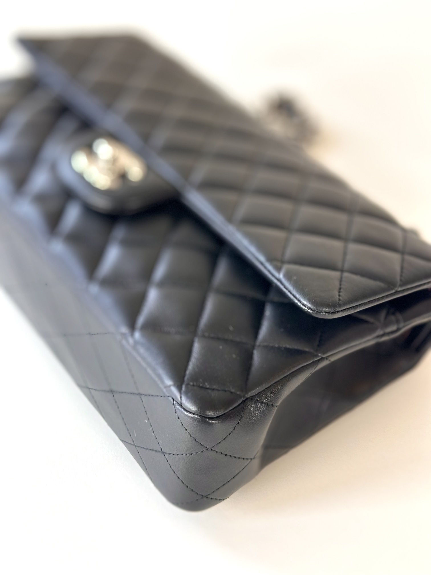 Chanel medium classic double flap bag - Image 10