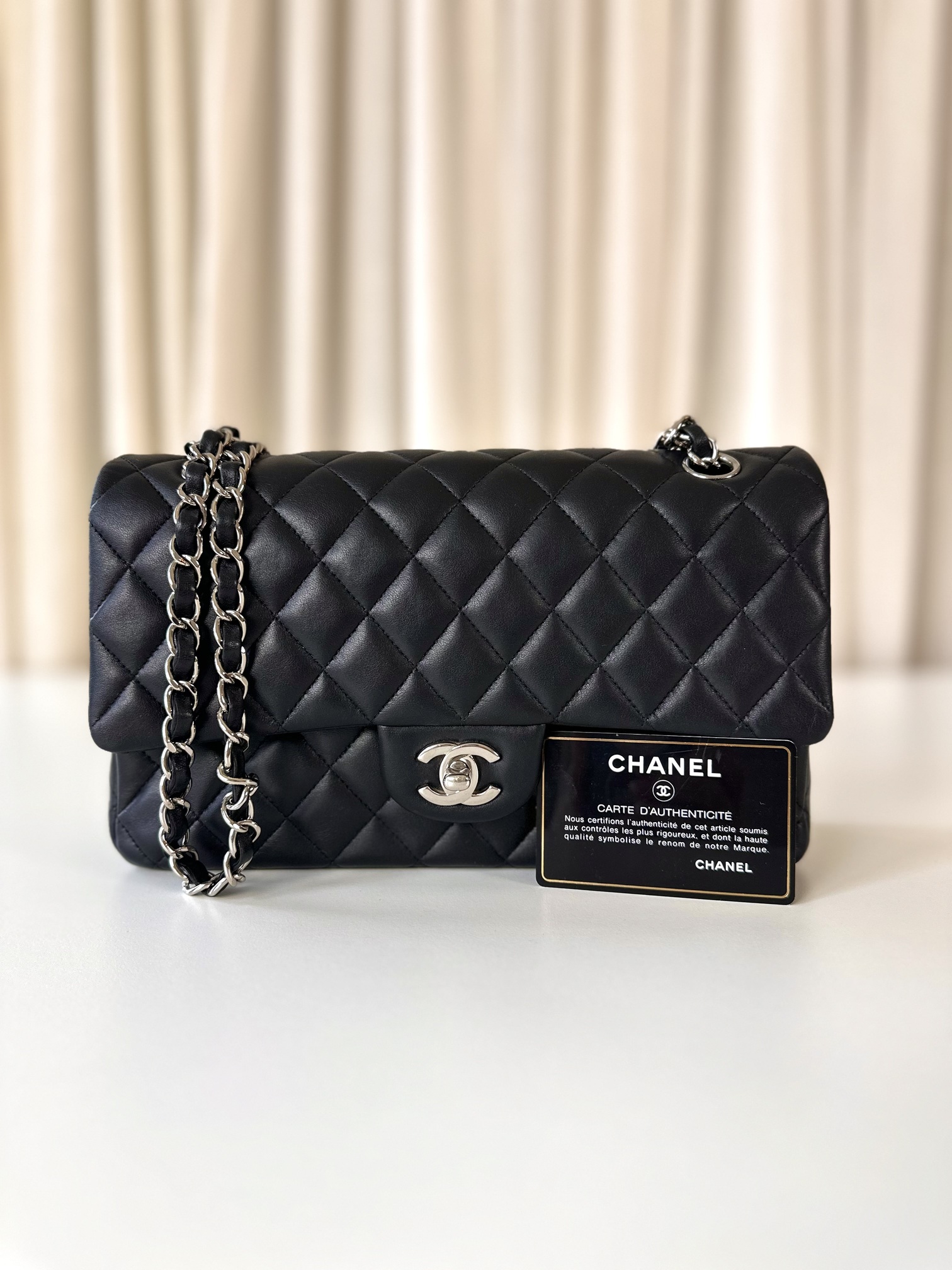 Chanel medium classic double flap bag - Image 12
