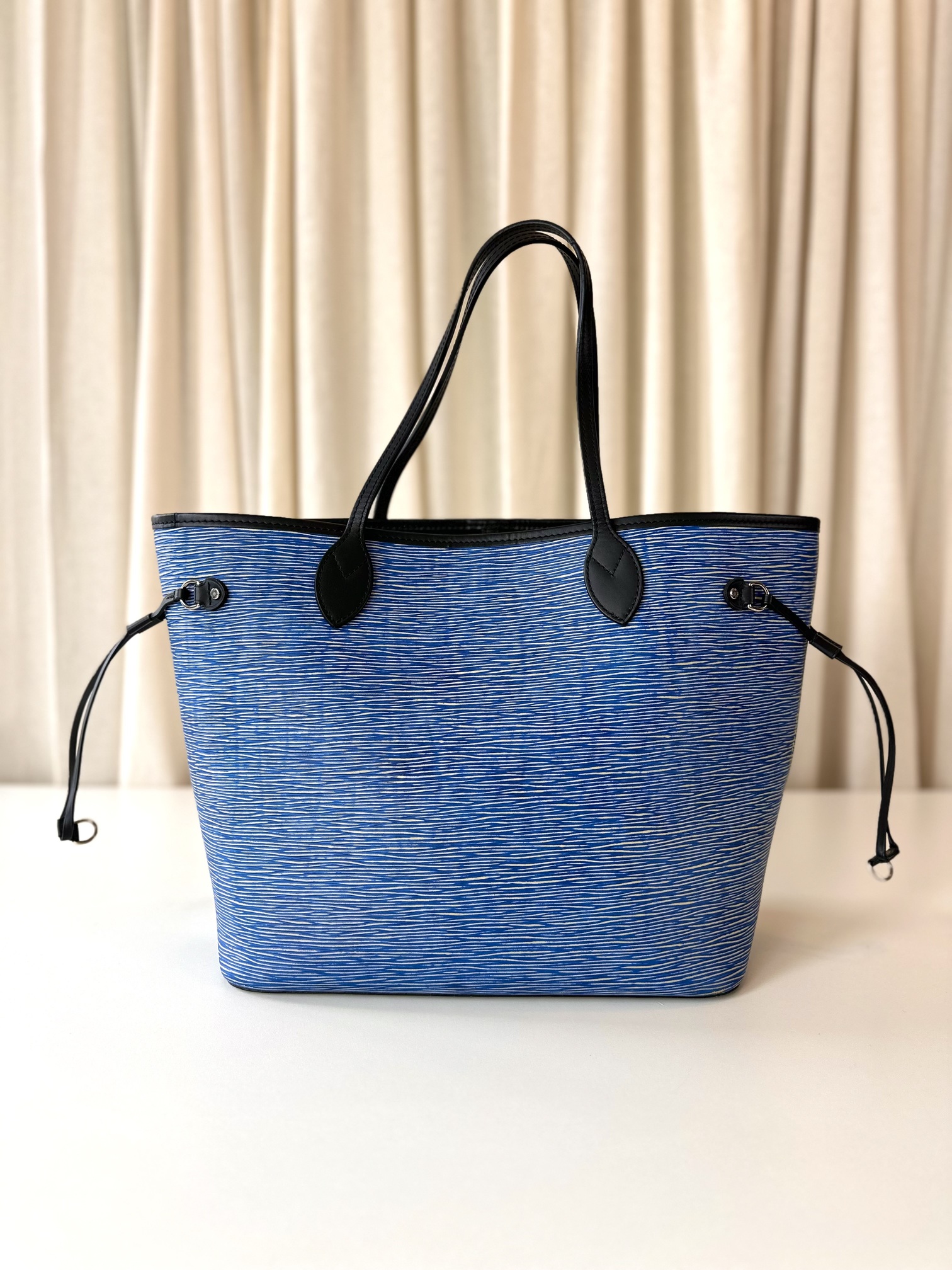 Louis Vuitton Neverfull MM - Image 3