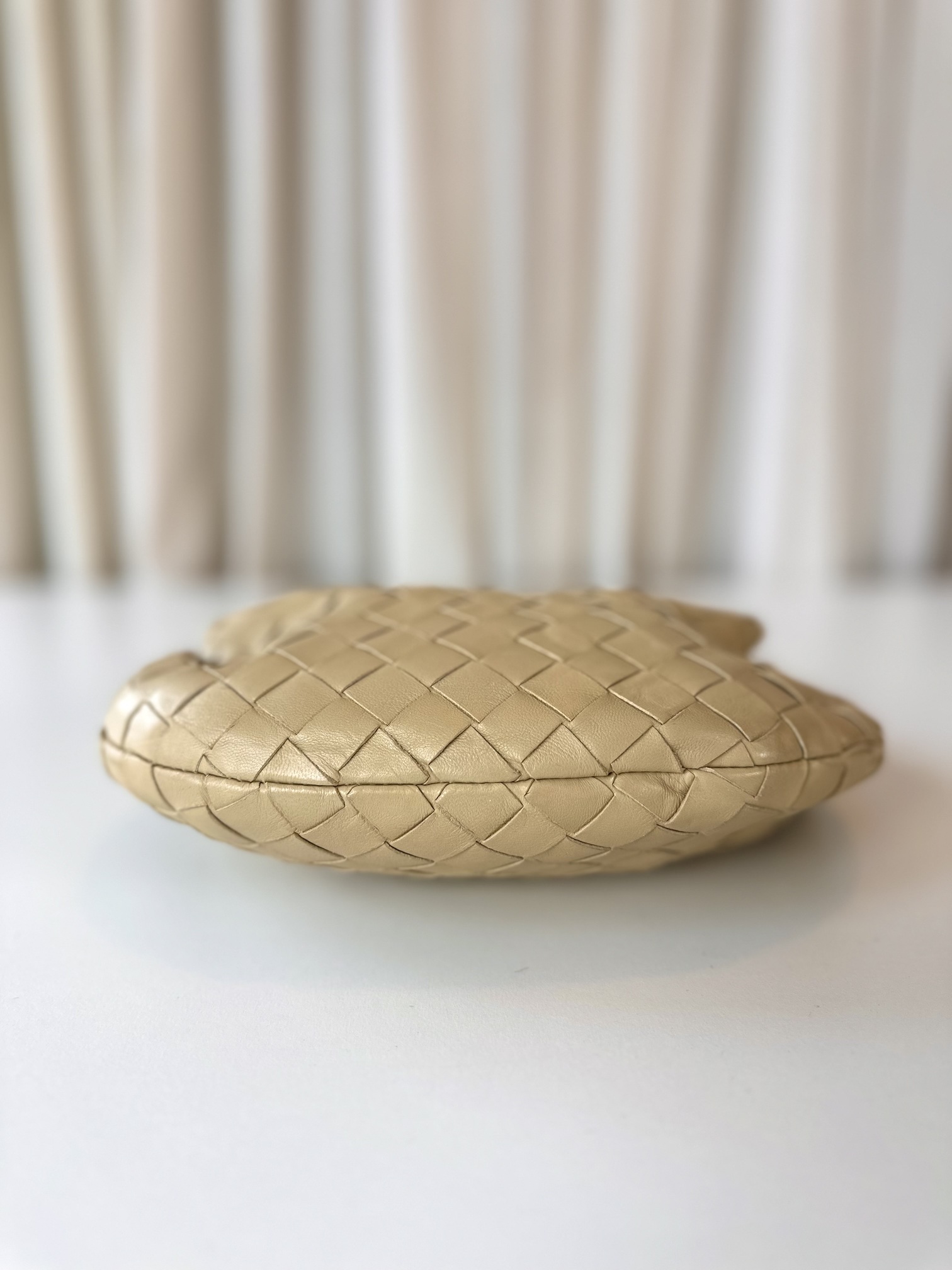 Bottega Veneta mini Jodie beige - Image 6