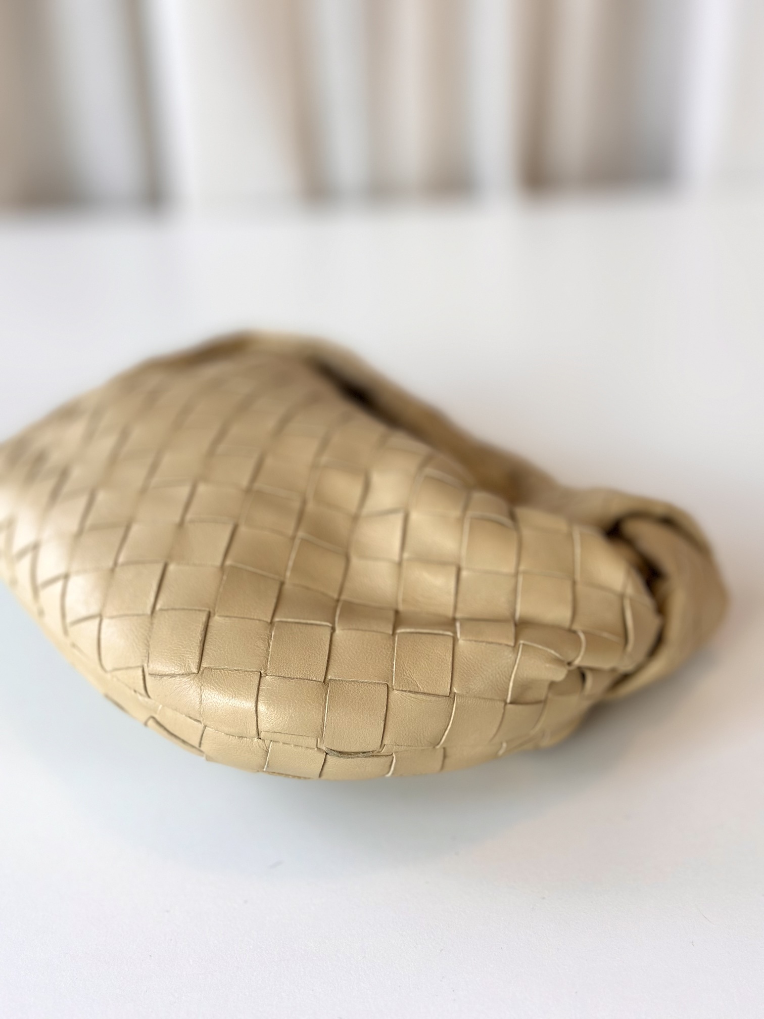 Bottega Veneta mini Jodie beige - Image 9
