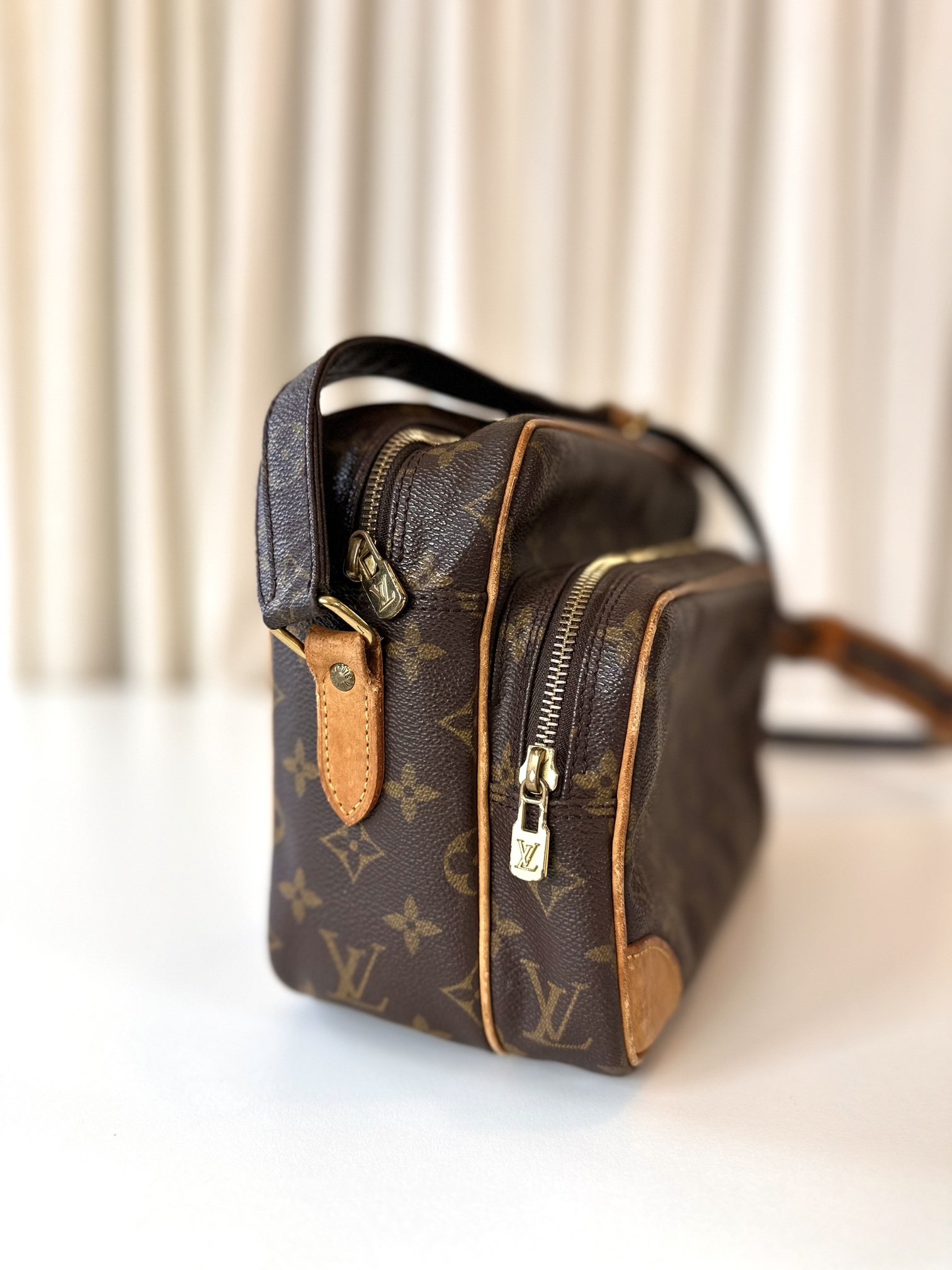 Louis Vuitton monogram crossbody - Image 4