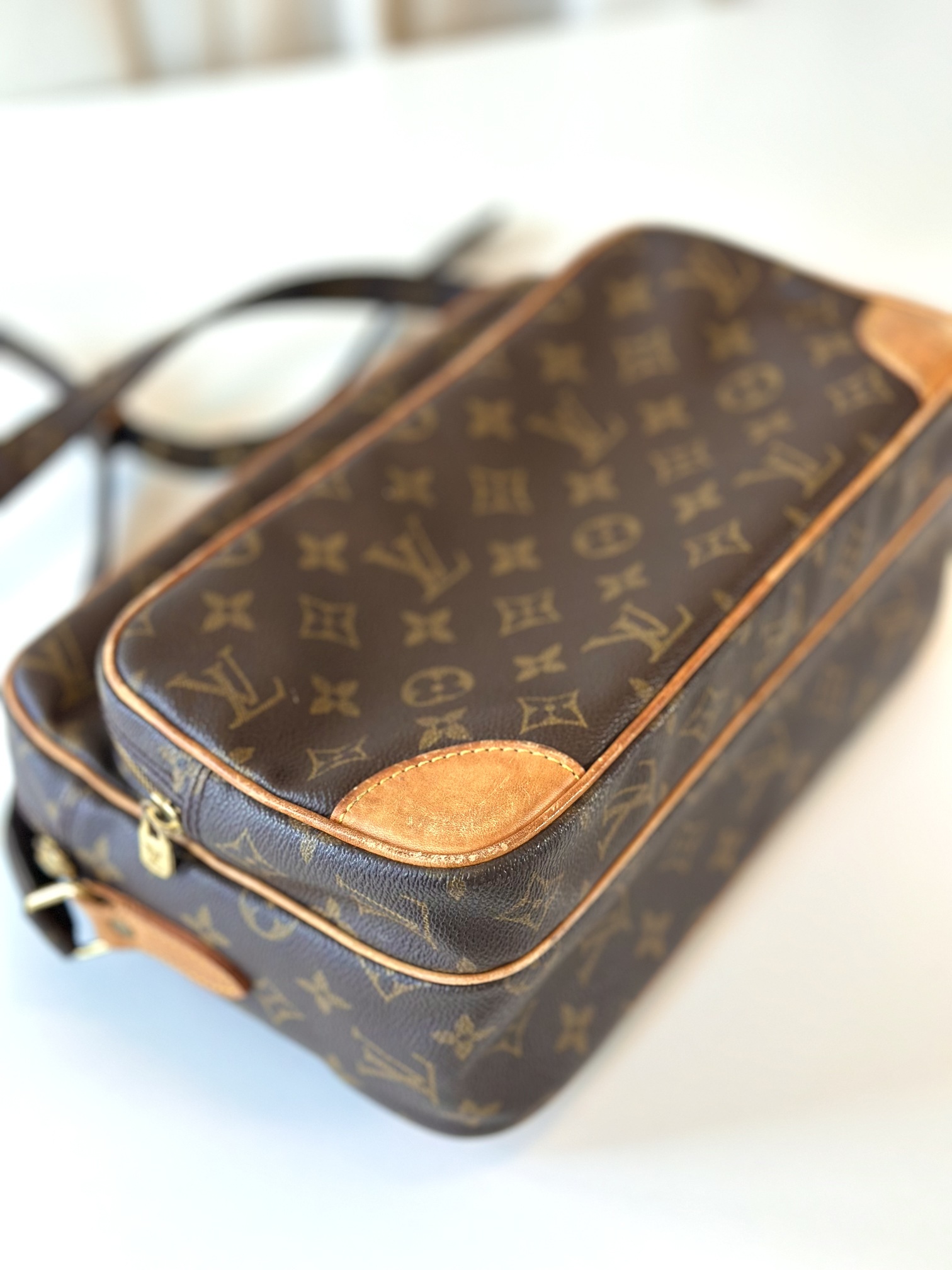 Louis Vuitton monogram crossbody - Image 8
