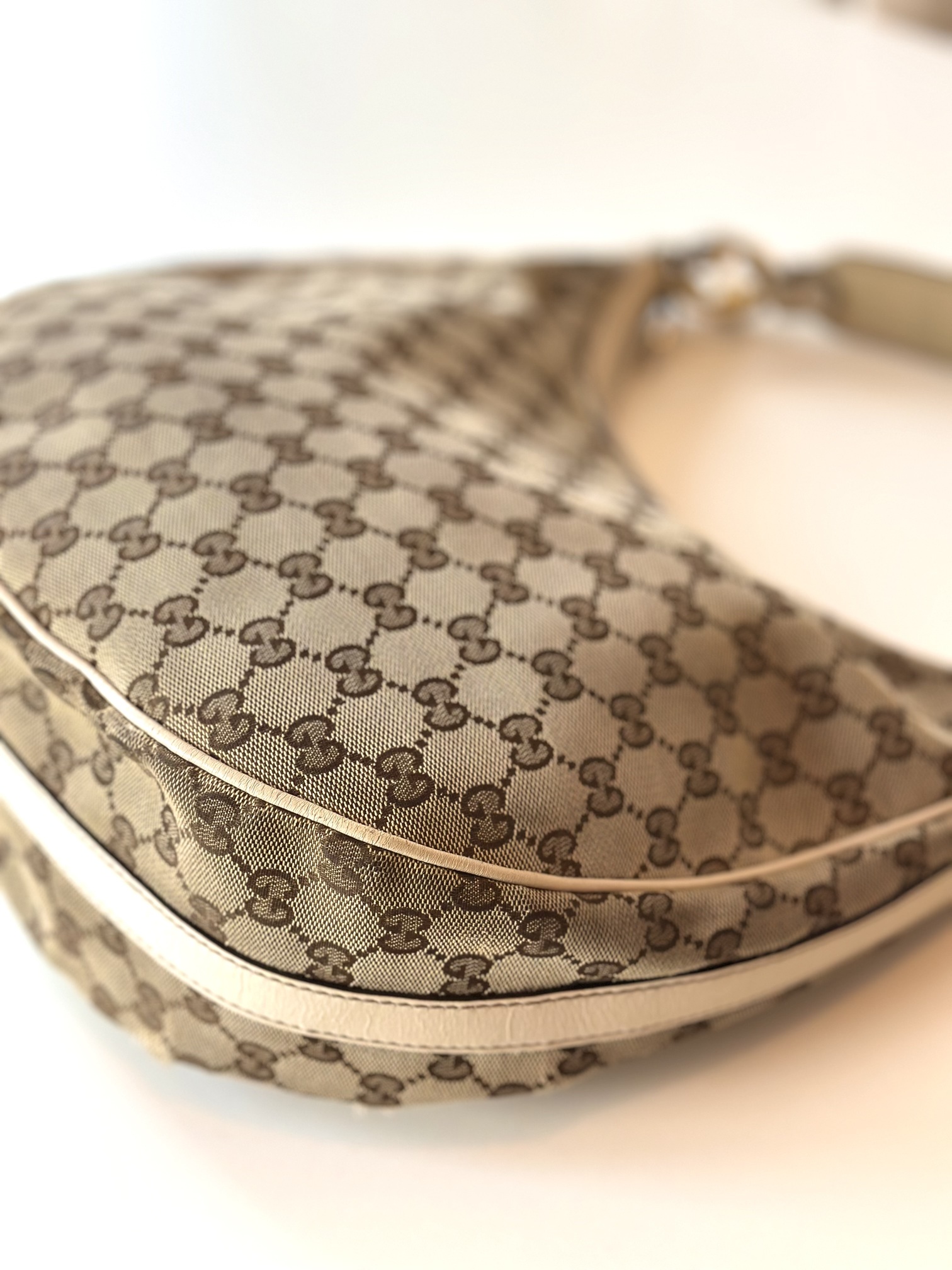 Gucci handbag - Image 9