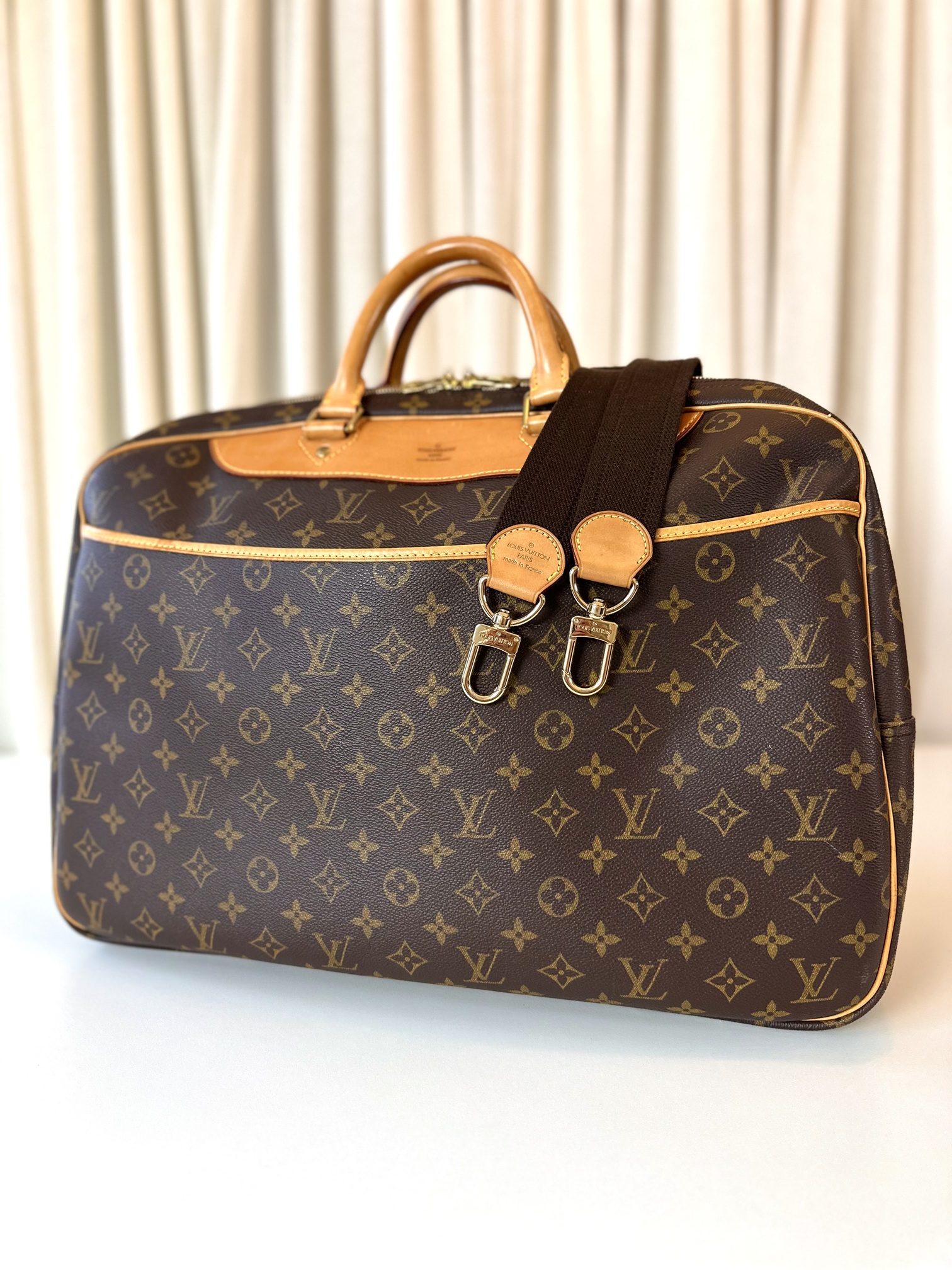 Louis Vuitton monogram travel bag + strap - Image 6