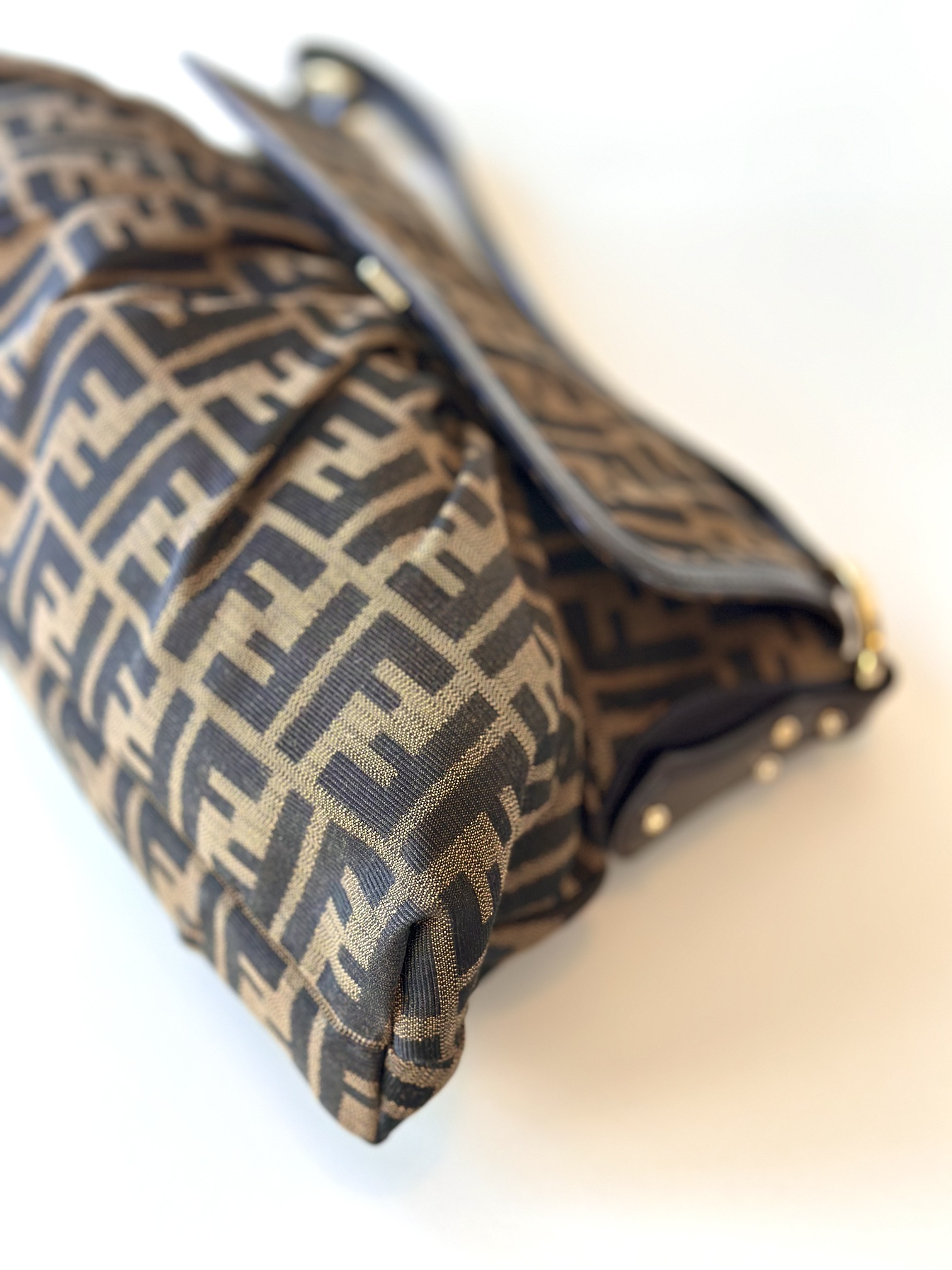 Fendi Zucca flap bag - Image 8