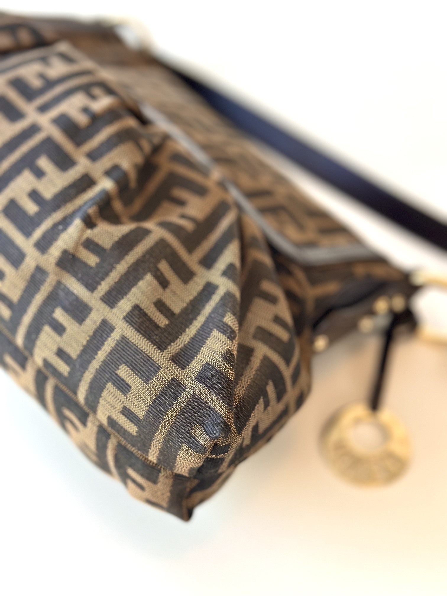 Fendi Zucca flap bag - Image 10