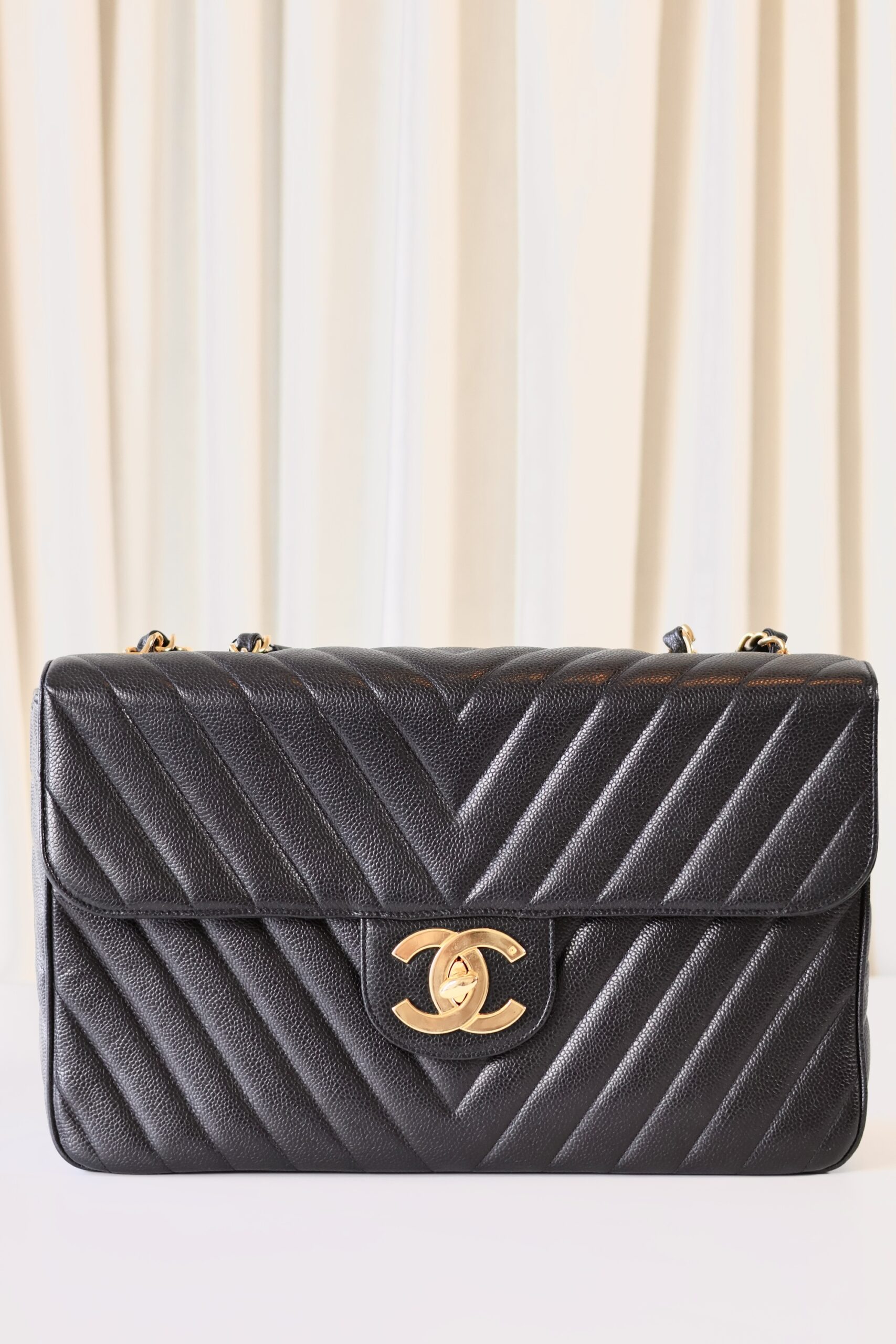Chanel chevron Jumbo