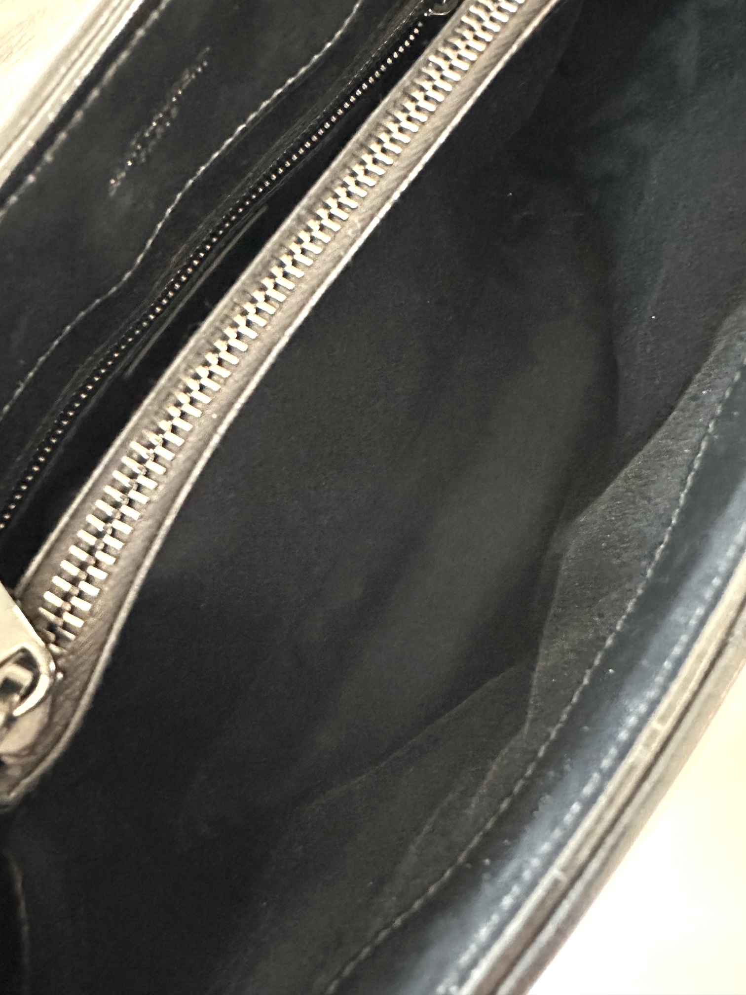 Saint Laurent Loulou large so black - Image 10