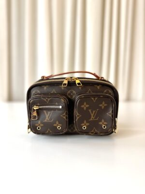 Louis Vuitton Utility monogram