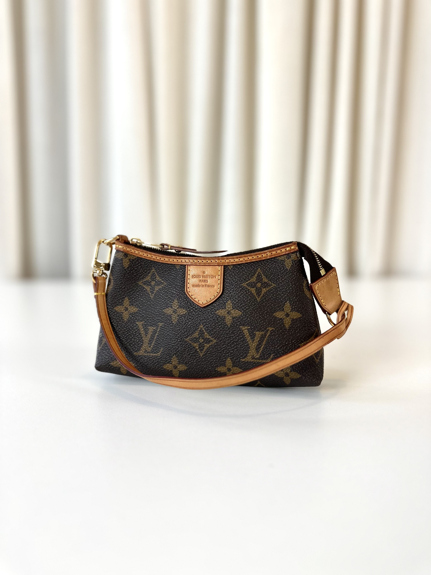 Louis Vuitton mini pochette - Image 2