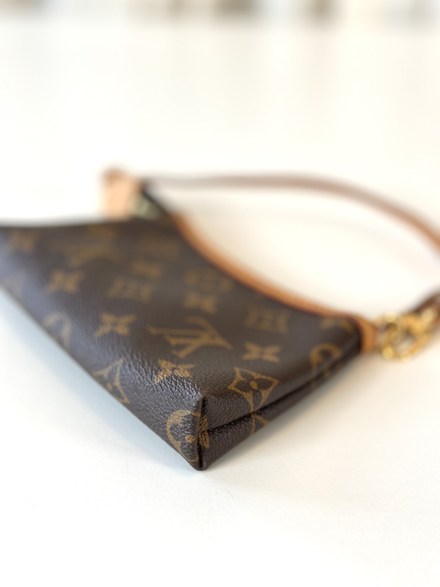 Louis Vuitton mini pochette - Image 10