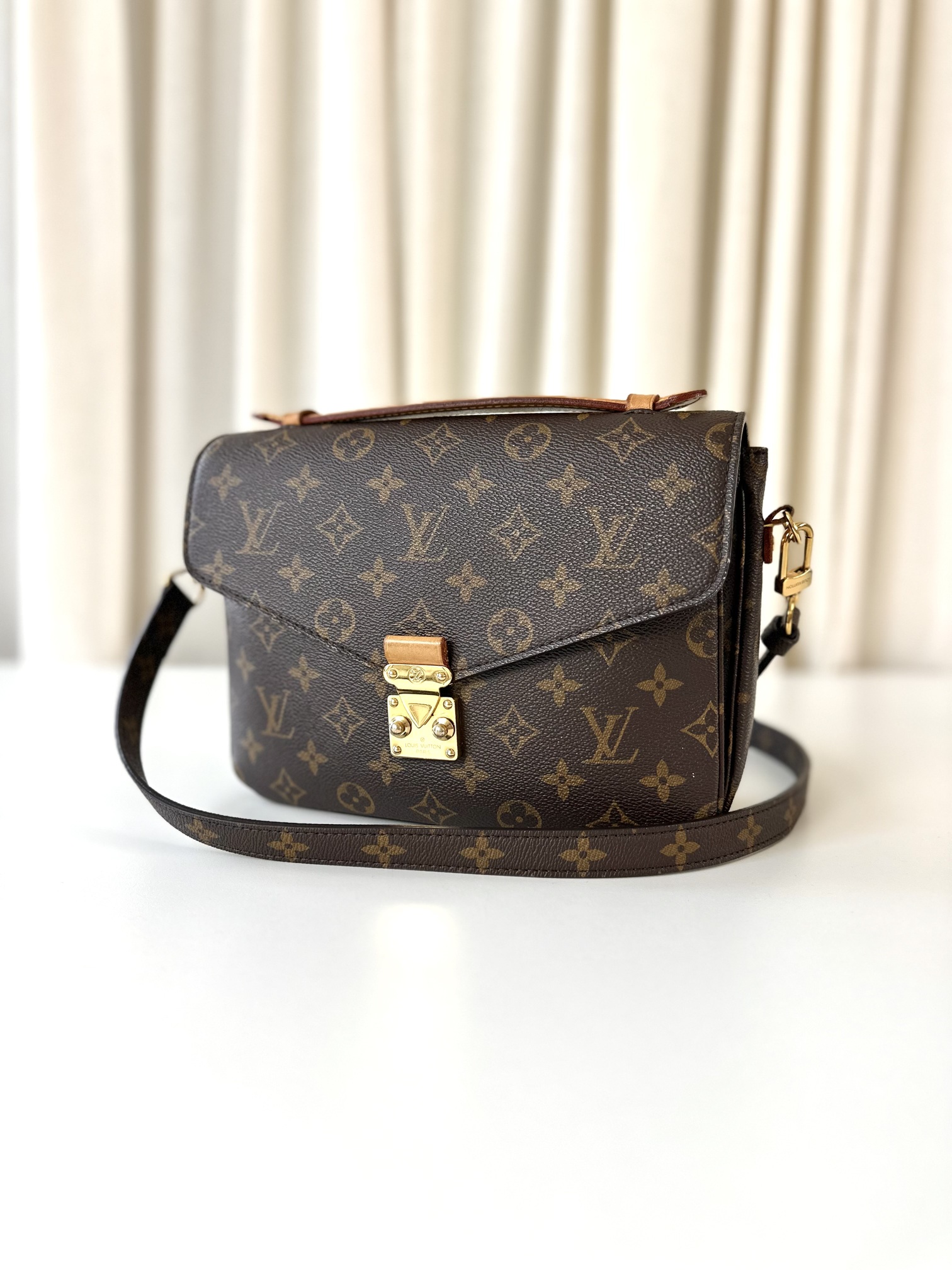 Louis Vuitton Pochette Metis monogram - Image 2