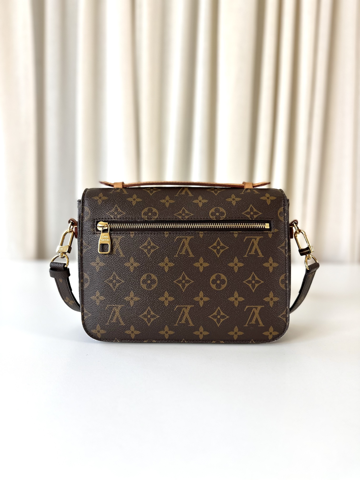 Louis Vuitton Pochette Metis monogram - Image 3