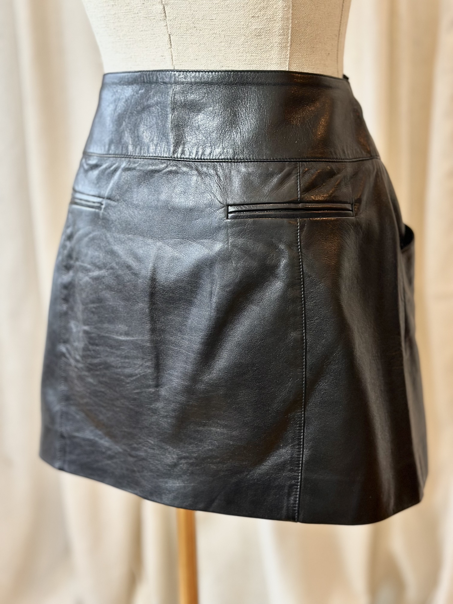 Chanel leather skirt - Image 8