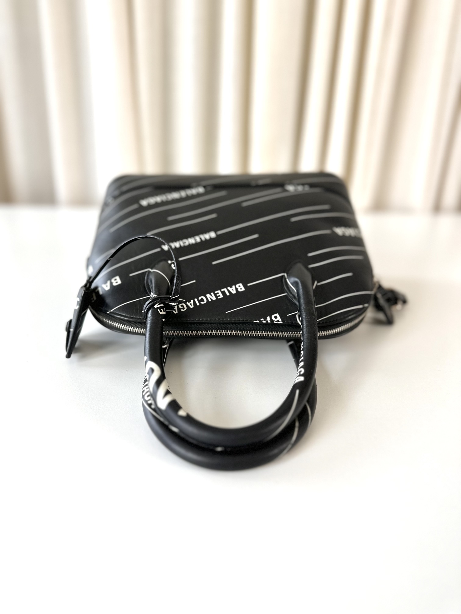 Balenciaga handbag small - Image 16