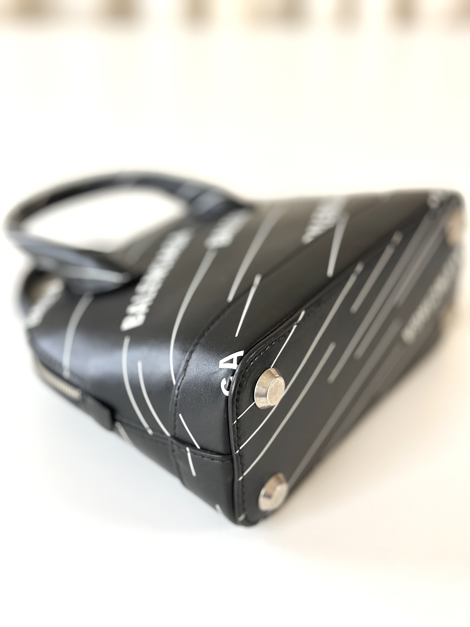 Balenciaga handbag small - Image 8