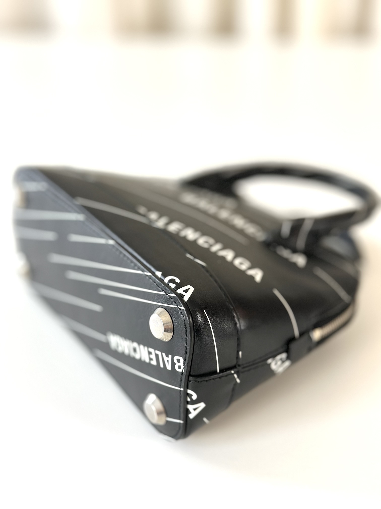 Balenciaga handbag small - Image 7