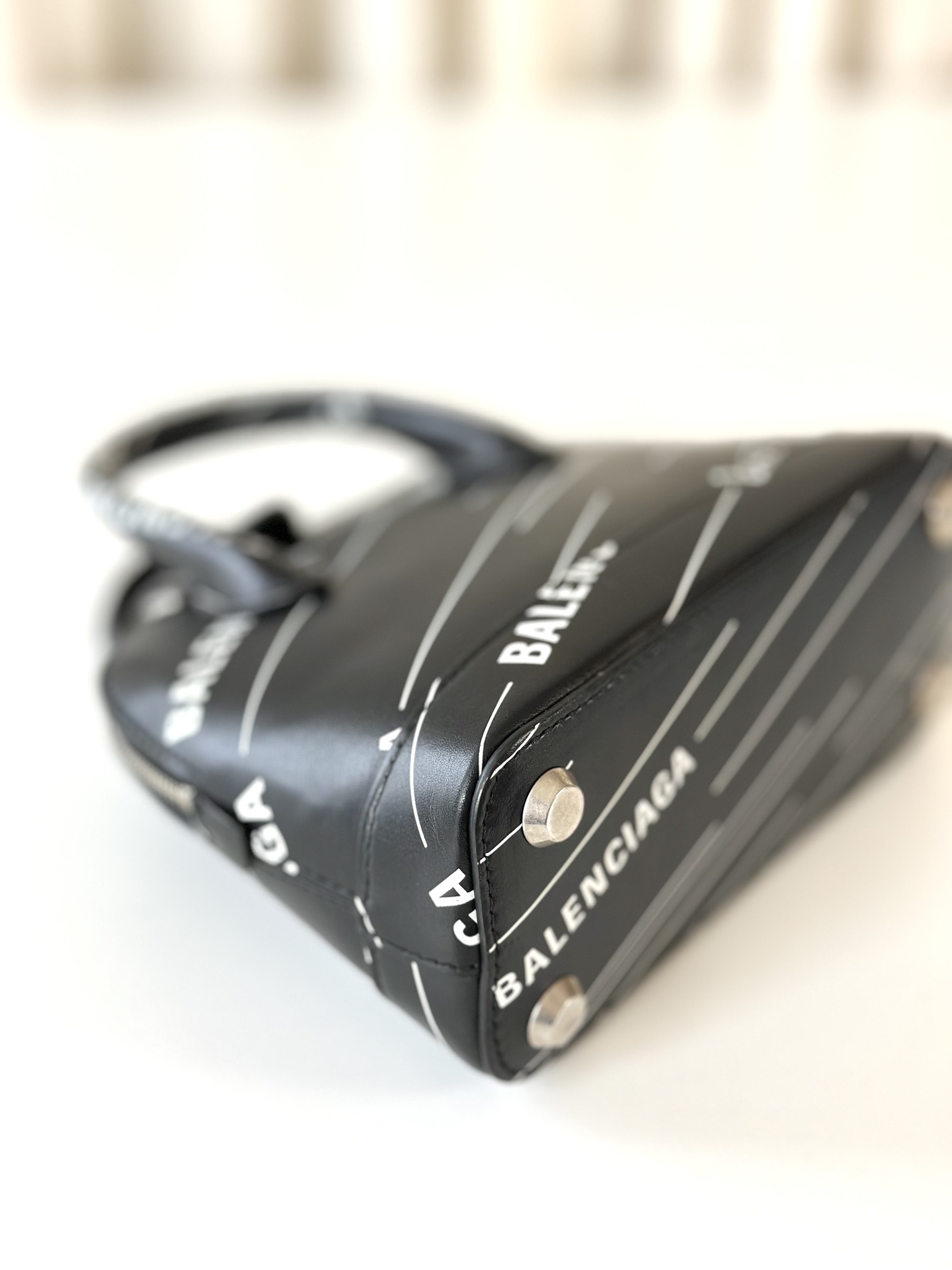 Balenciaga handbag small - Image 6