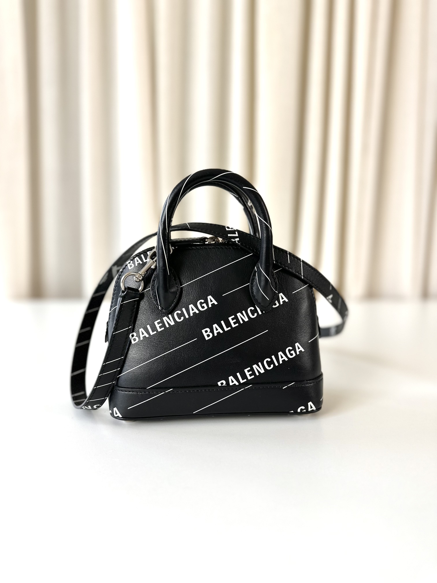 Balenciaga handbag small - Image 2