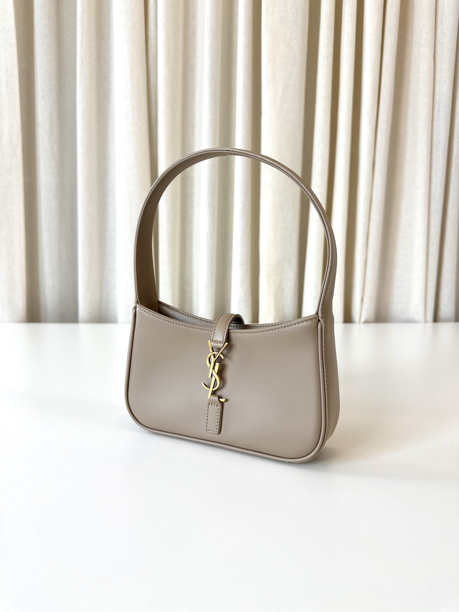 Saint Laurent mini hobo beige - Image 2