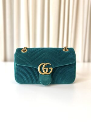 Gucci marmont medium velvet green