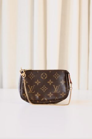 Louis Vuitton mini pochette monogram