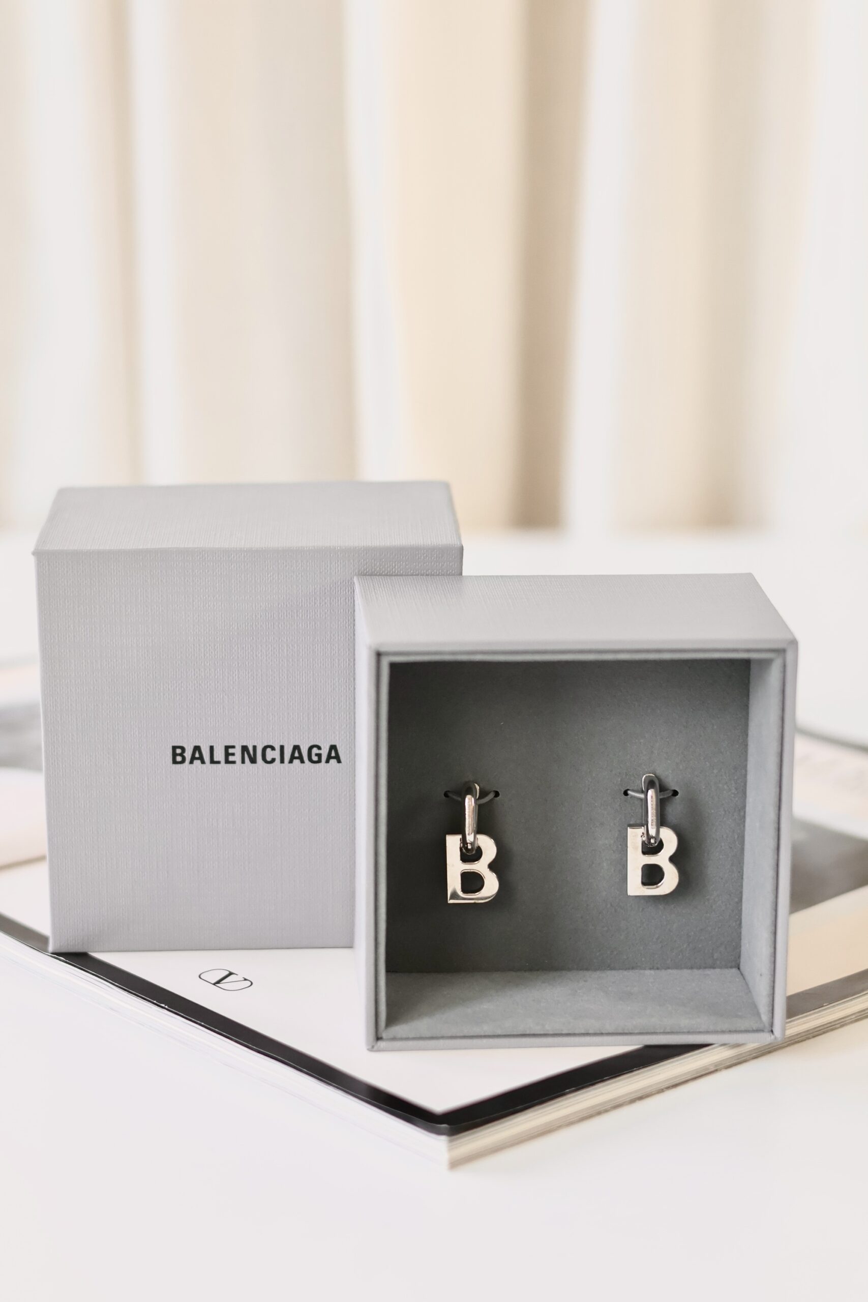 Balenciaga silver B earrings - Image 8